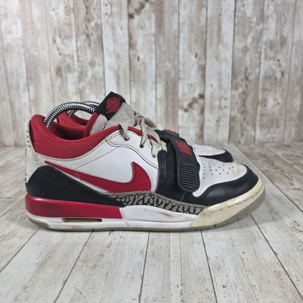 Air Jordan 3 Retro Low‎ White Red Black Sneakers Youth Size 7Y CD9054 160